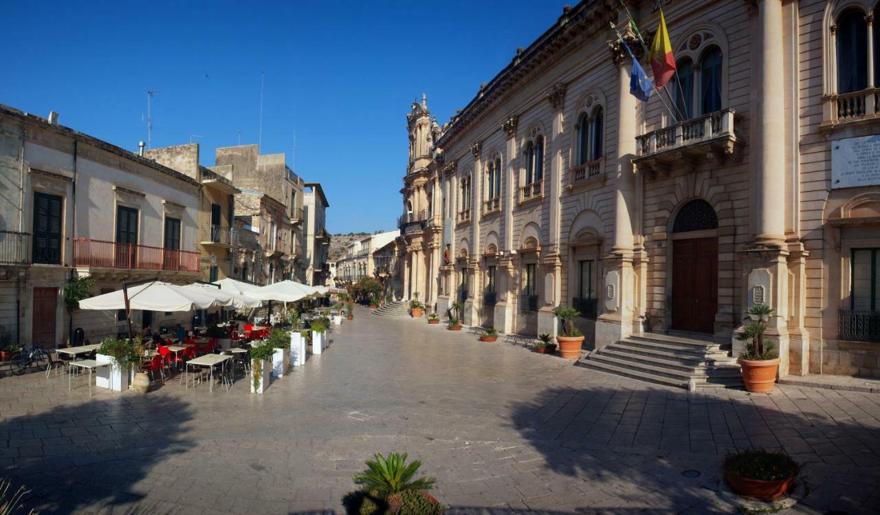 Appartamento In Centro Casa Vacanza Scicli Exteriör bild